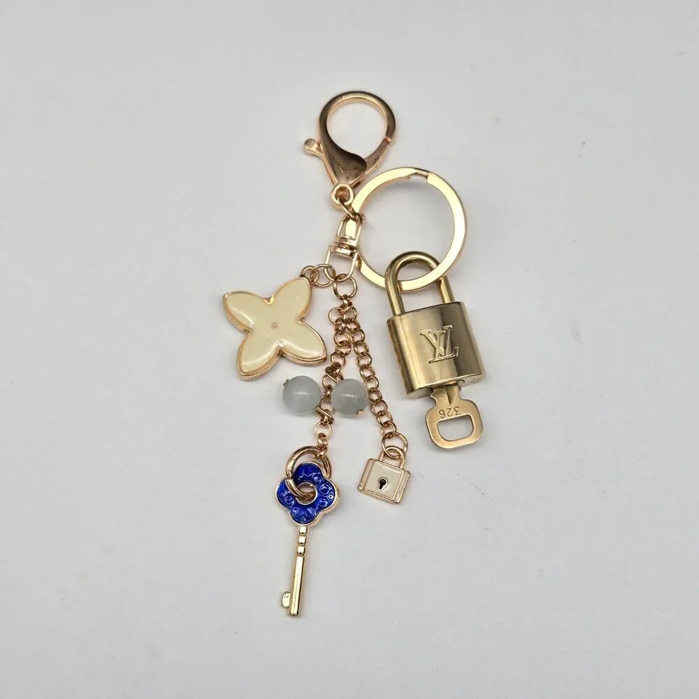 Louis Vuitton Gold Lock & Key 🔑 Authentic LV Unbranded Keychain Charm - Picture 5 of 10